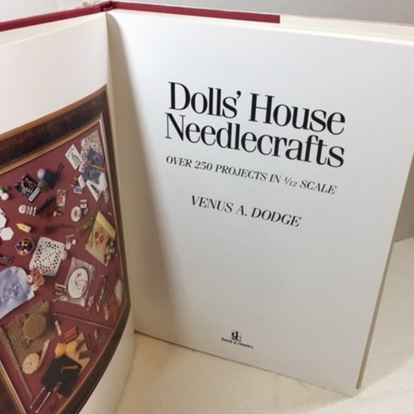 LIKE NEW Book: Doll's House Needlecrafts Over 250 Projects, Venus A Dodge 1998 - Picture 4 of 7